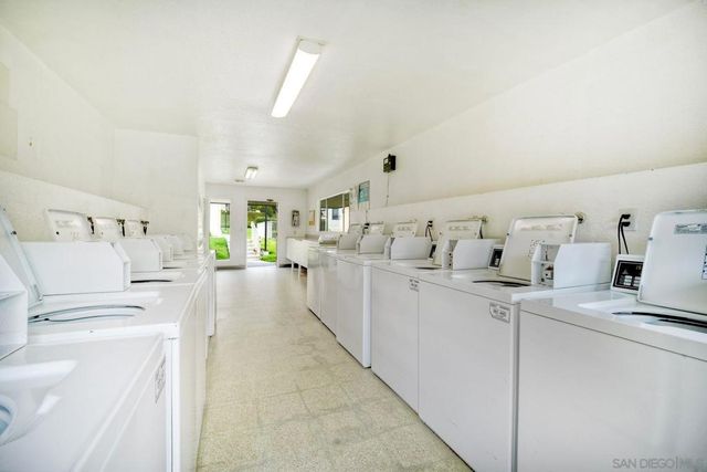 432 Edgehill Lane 165, Oceanside, CA 92054