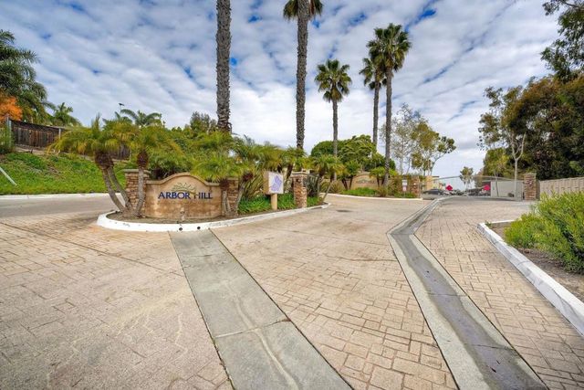 432 Edgehill Lane 165, Oceanside, CA 92054