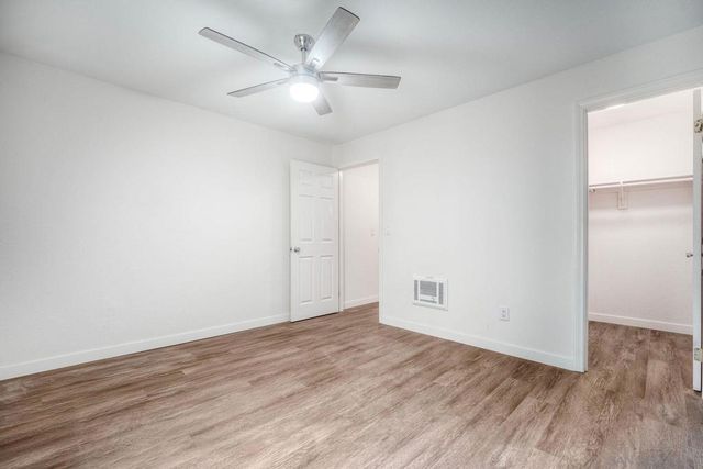 432 Edgehill Lane 165, Oceanside, CA 92054