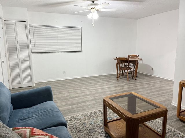 4135 NW 88th Avenue 201, Coral Springs, FL 33065