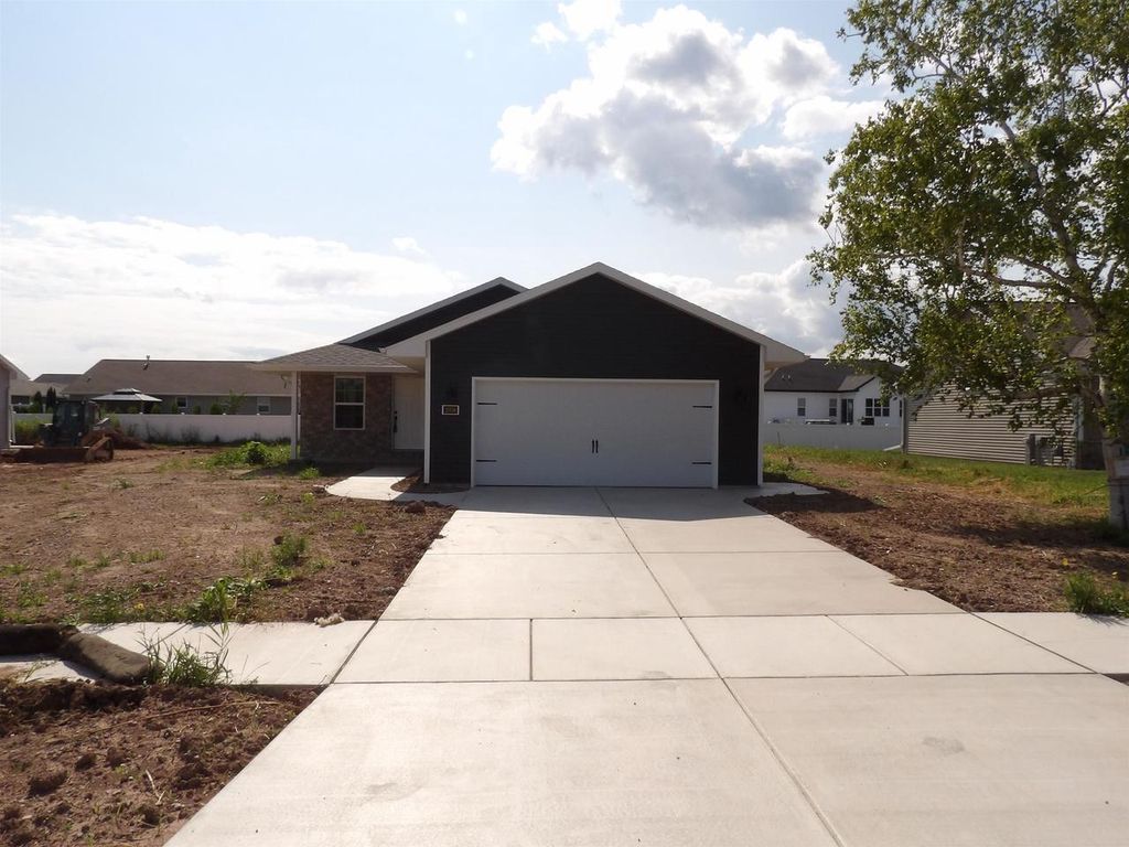 2509 LAWRENCE DRIVE, De Pere, WI 54115