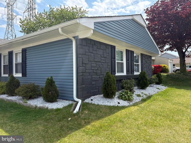 52 HASTING LN, Willingboro, NJ 08046