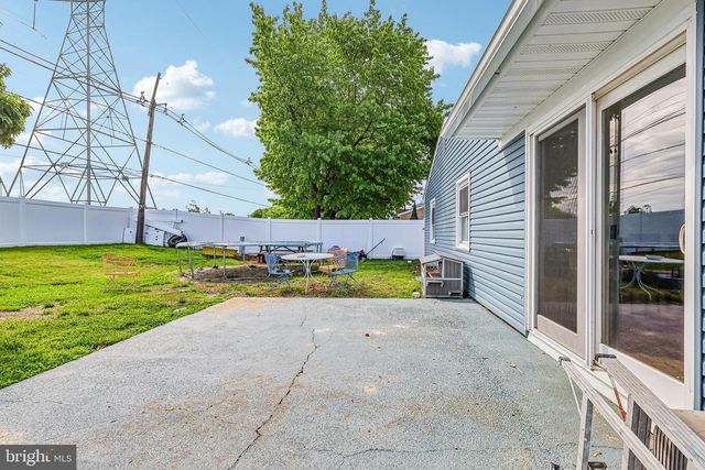 52 HASTING LN, Willingboro, NJ 08046