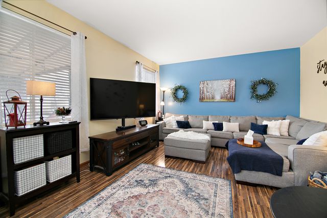 164 S Palmer Drive, Bolingbrook, IL 60490