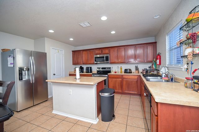 7207 Avery, Live Oak, TX 78233