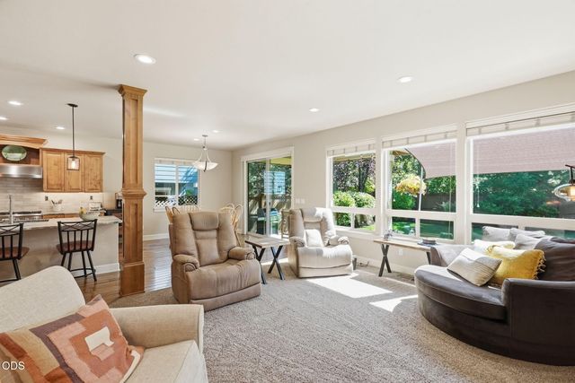 61156 SE Sydney Harbor Drive, Bend, OR 97702