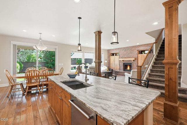 61156 SE Sydney Harbor Drive, Bend, OR 97702