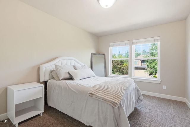 61156 SE Sydney Harbor Drive, Bend, OR 97702