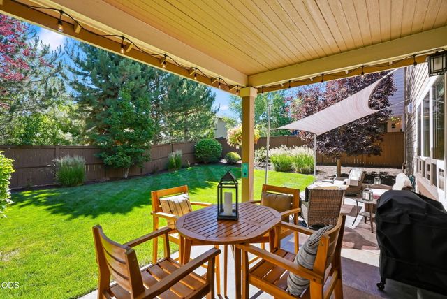 61156 SE Sydney Harbor Drive, Bend, OR 97702