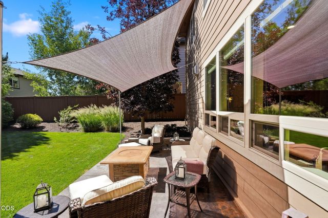 61156 SE Sydney Harbor Drive, Bend, OR 97702