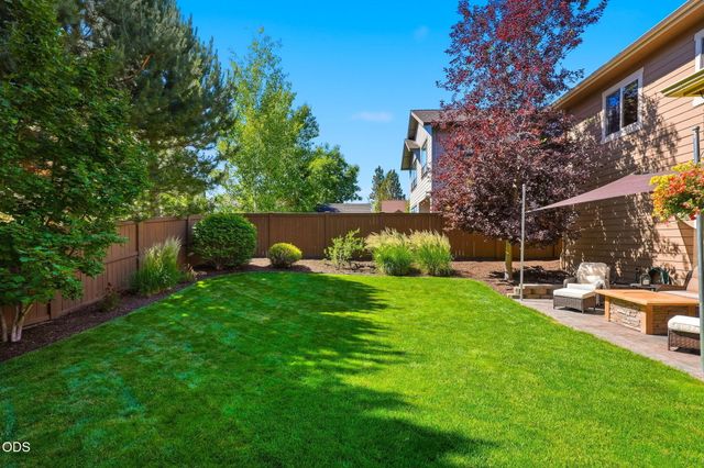 61156 SE Sydney Harbor Drive, Bend, OR 97702