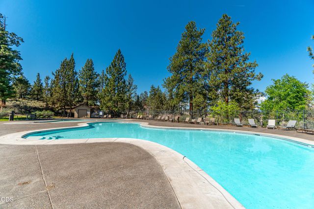 61156 SE Sydney Harbor Drive, Bend, OR 97702