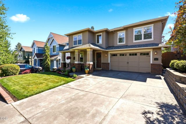 61156 SE Sydney Harbor Drive, Bend, OR 97702