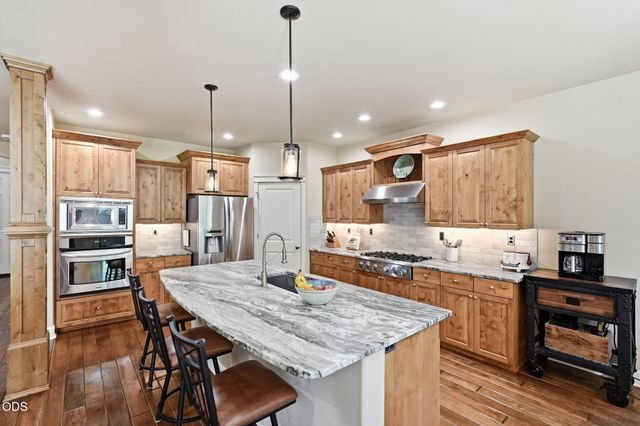 61156 SE Sydney Harbor Drive, Bend, OR 97702