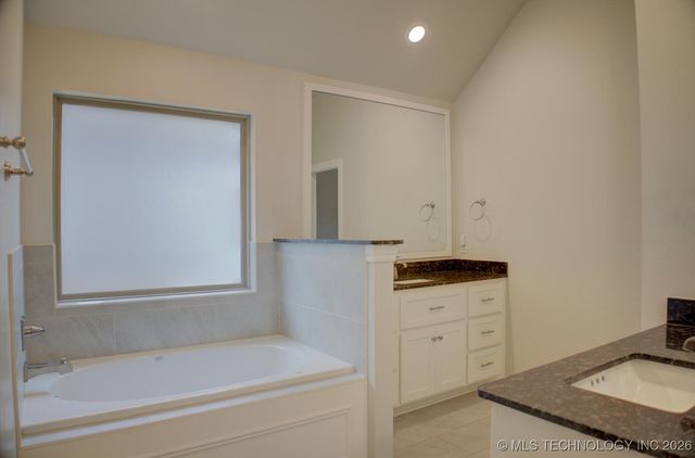 2904 S 8th Street, Broken Arrow, OK 74012