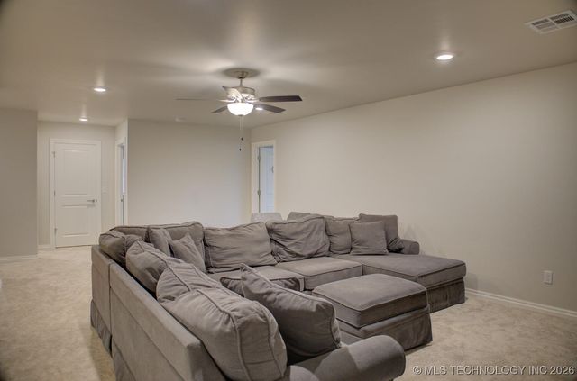 2904 S 8th Street, Broken Arrow, OK 74012