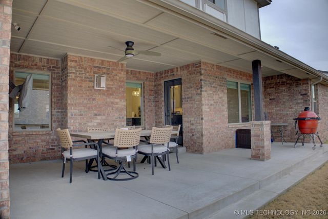 2904 S 8th Street, Broken Arrow, OK 74012