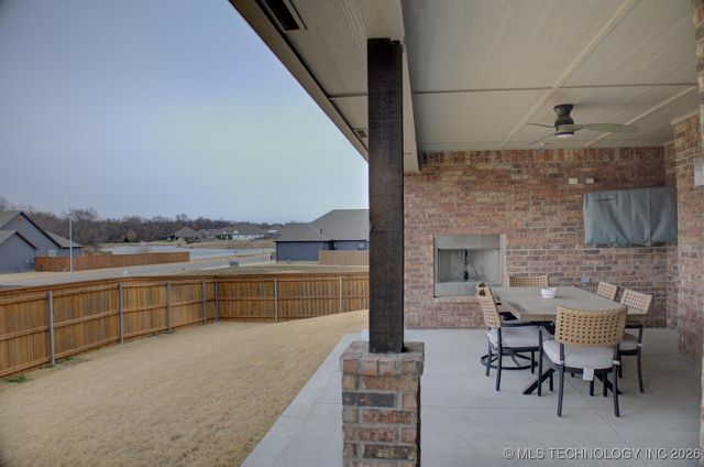 2904 S 8th Street, Broken Arrow, OK 74012