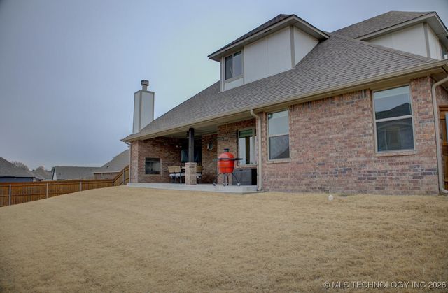 2904 S 8th Street, Broken Arrow, OK 74012