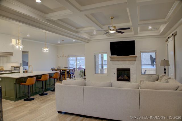 2904 S 8th Street, Broken Arrow, OK 74012