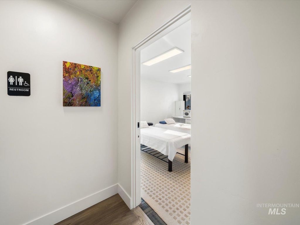 128 S Eagle Rd, Eagle, ID 83616 photo 24