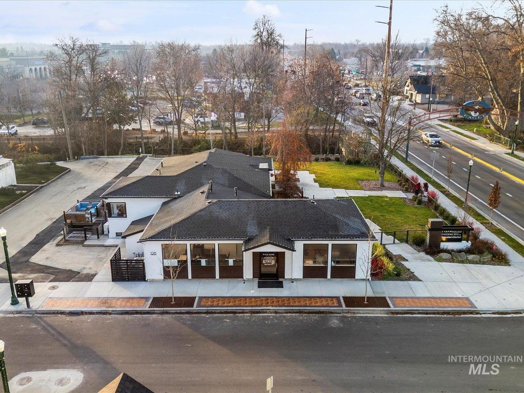 128 S Eagle Rd, Eagle, ID 83616 photo 8