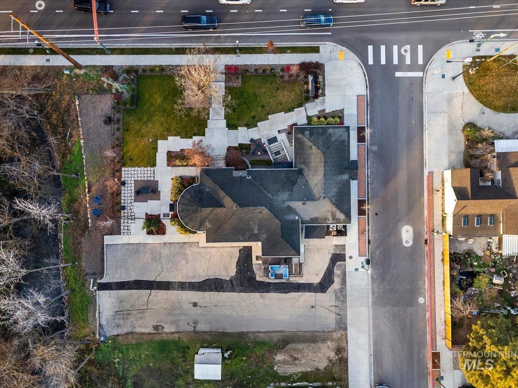 128 S Eagle Rd, Eagle, ID 83616 photo 9