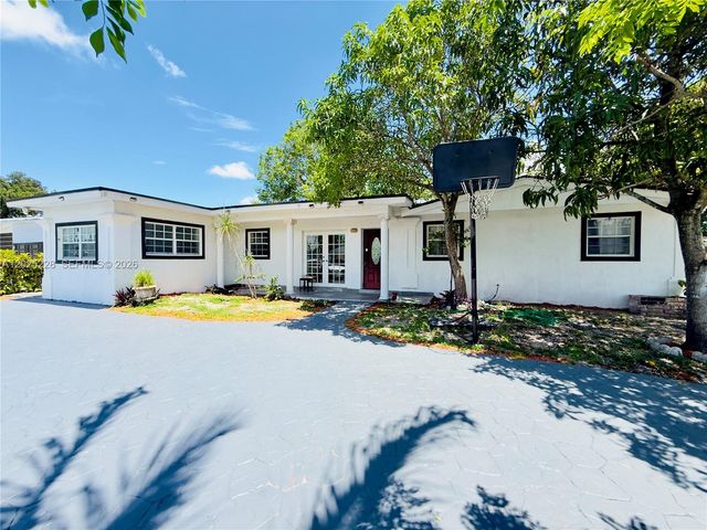 4521 NW 179th Street, Miami Gardens, FL 33055