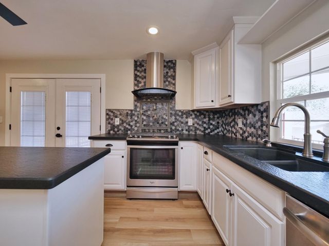 7081 Kayo Dr, Penryn, CA 95663