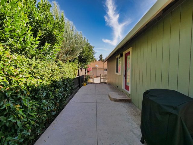 7081 Kayo Dr, Penryn, CA 95663