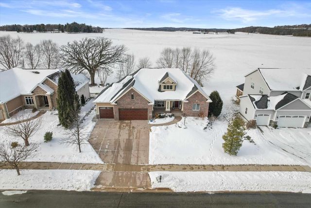 325 Riviera Street, Oregon, WI 53575