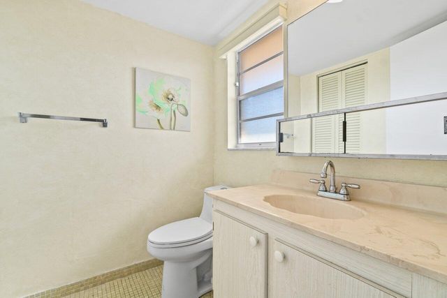 2615 NE 3rd Court 308, Boynton Beach, FL 33435