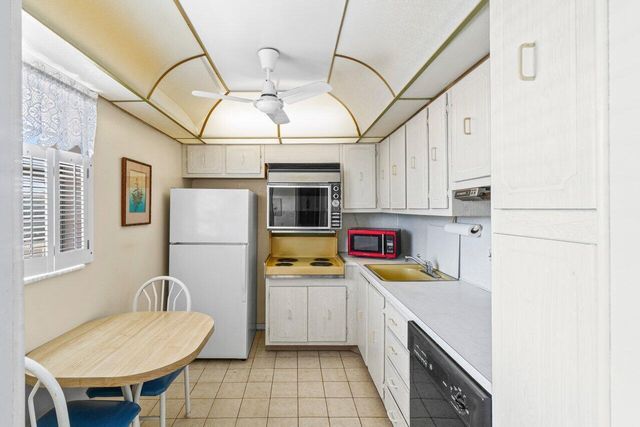 2615 NE 3rd Court 308, Boynton Beach, FL 33435