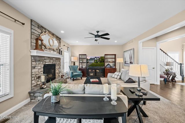 2348 Sunflower Court, Perrysburg, OH 43551