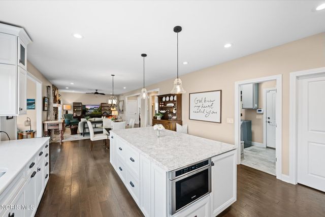 2348 Sunflower Court, Perrysburg, OH 43551