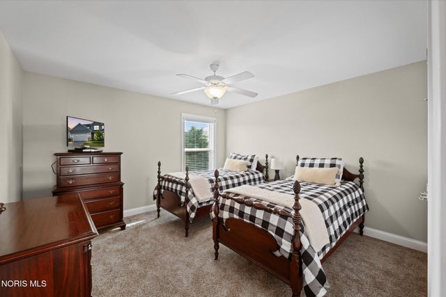 2348 Sunflower Court, Perrysburg, OH 43551