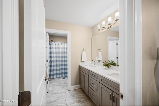 2348 Sunflower Court, Perrysburg, OH 43551