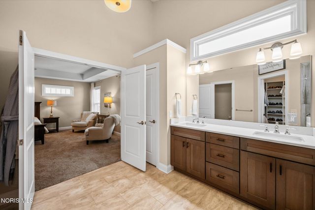 2348 Sunflower Court, Perrysburg, OH 43551