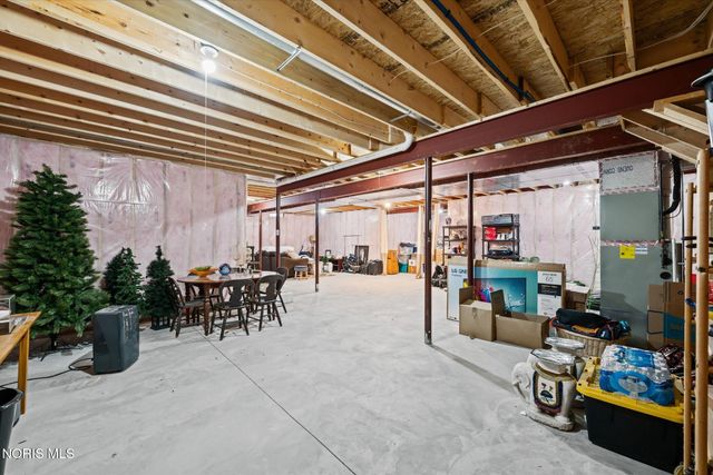2348 Sunflower Court, Perrysburg, OH 43551