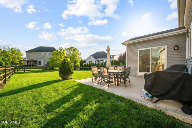 2348 Sunflower Court, Perrysburg, OH 43551