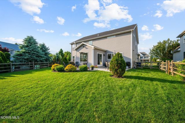 2348 Sunflower Court, Perrysburg, OH 43551