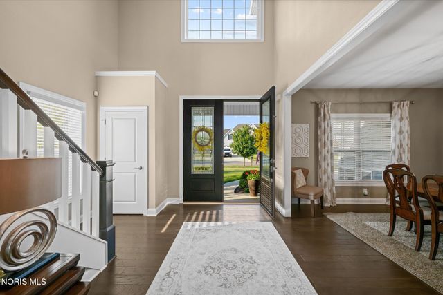 2348 Sunflower Court, Perrysburg, OH 43551