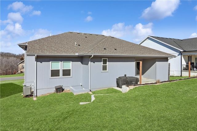 13325 W 49th Terrace, Shawnee, KS 66216