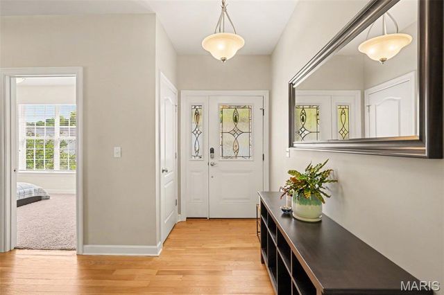 1109 Winter Lake Drive, Fenton, MO 63026