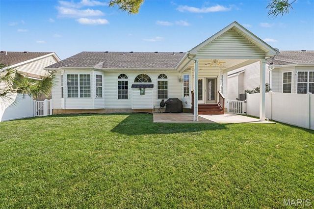 1109 Winter Lake Drive, Fenton, MO 63026