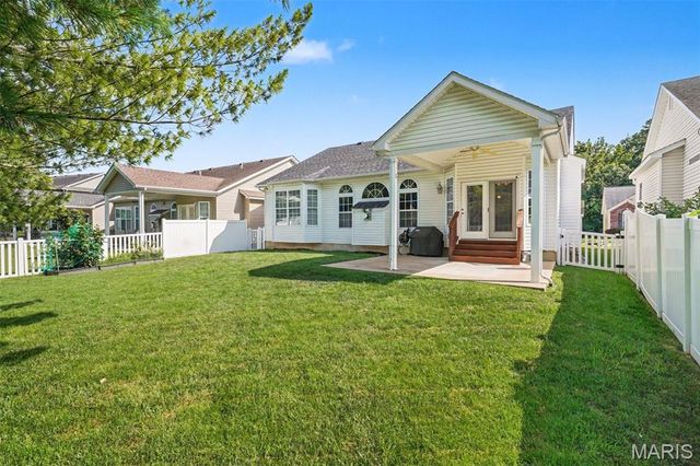 1109 Winter Lake Drive, Fenton, MO 63026