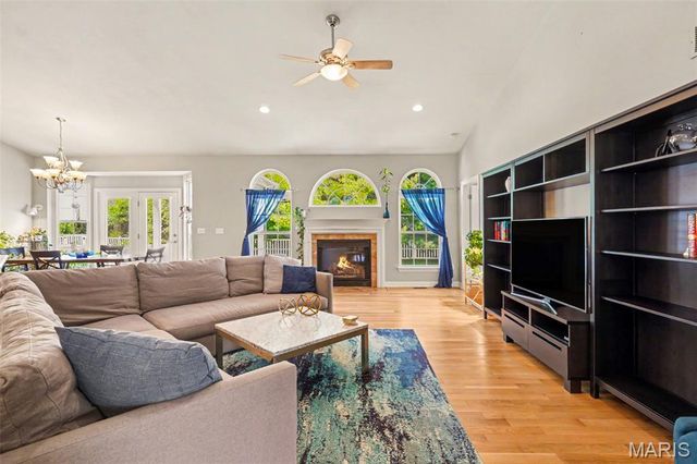 1109 Winter Lake Drive, Fenton, MO 63026