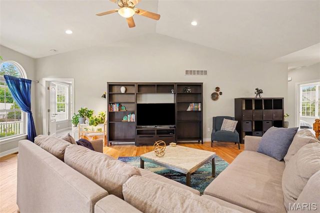 1109 Winter Lake Drive, Fenton, MO 63026