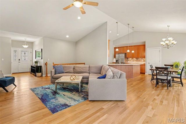1109 Winter Lake Drive, Fenton, MO 63026
