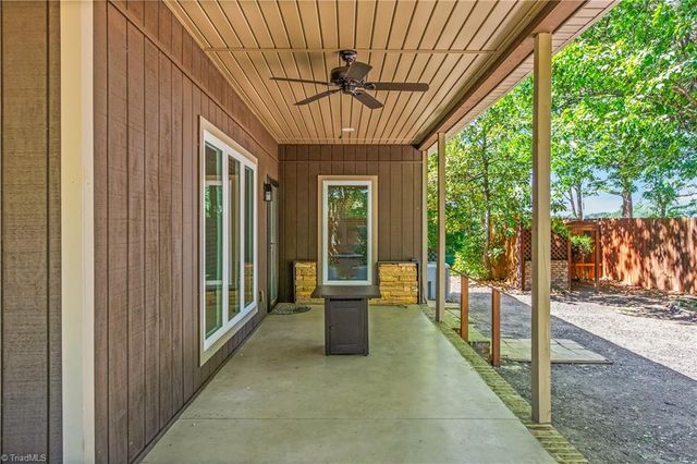 634 Eisenhower Street, Yadkinville, NC 27055